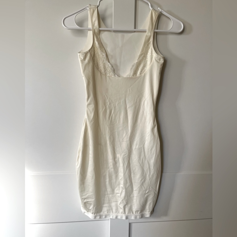 Maidenform Open Bust Shapewear White/ Cream Petite Small